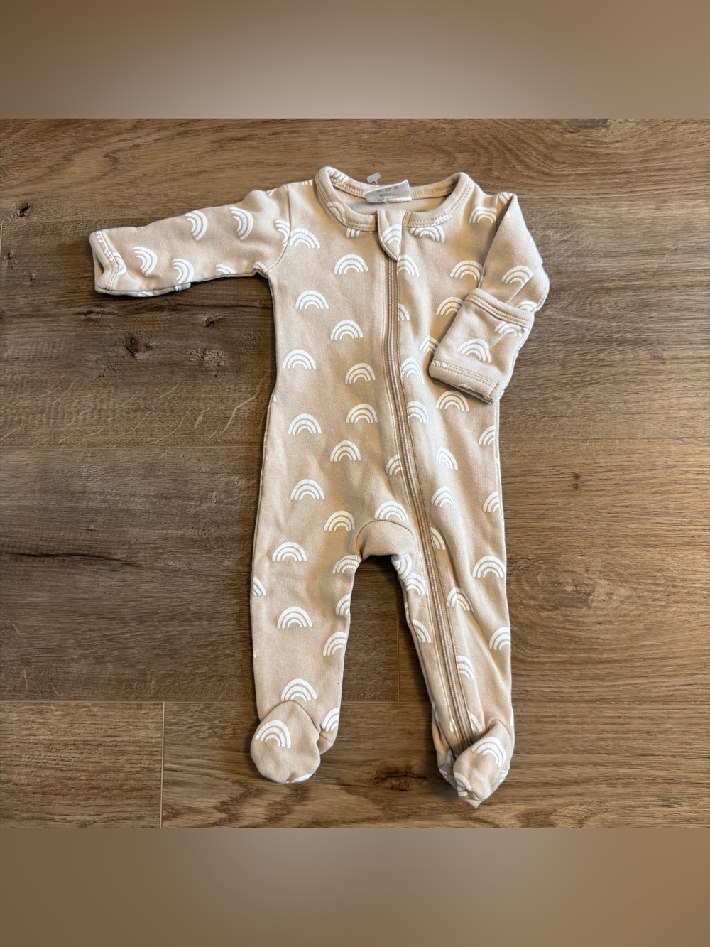 SIIX Cream Rainbow Print Footed One-Piece Zippy Romper Size Newborn